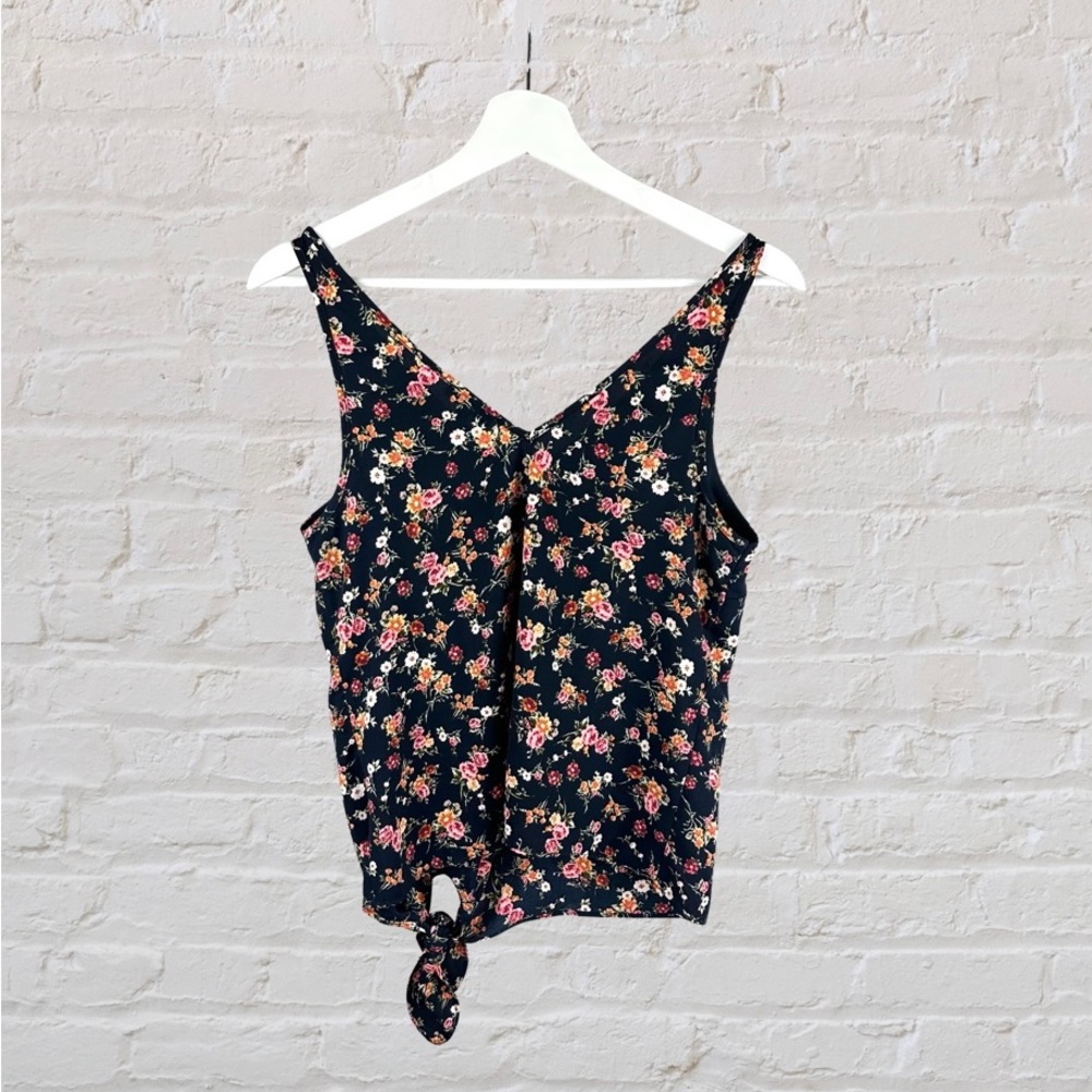 🌸 3 for $25 Dynamite V-Neck Camisole - Picture 3 of 6